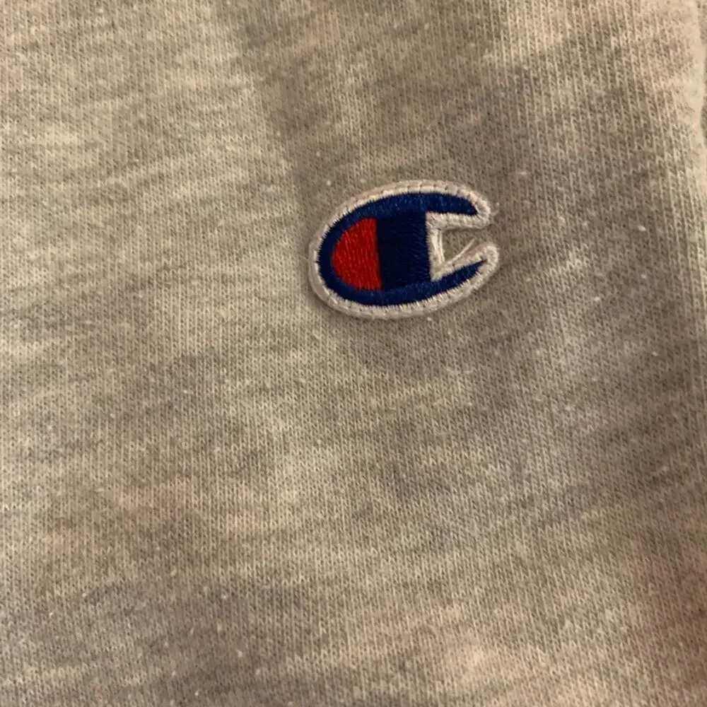 CHAMPION Boy’s Light Grey Logo Sweatpants / Size: Medium